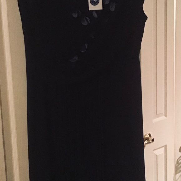 Navy knee length dress w/gray circle ornamentation - Picture 4 of 7
